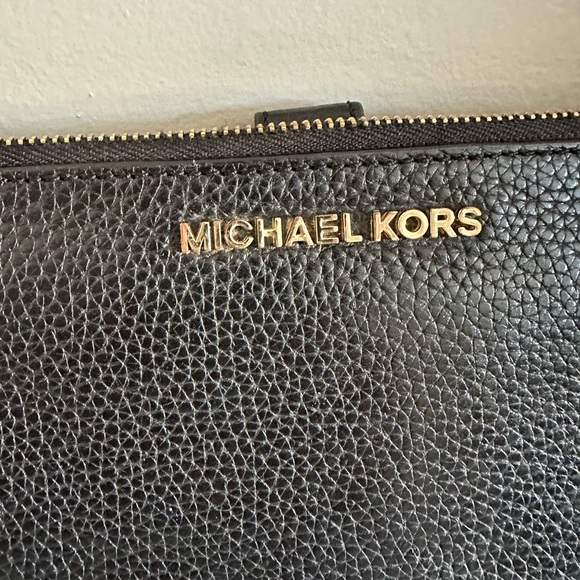 Micheal Kors Wallet - Picture 3 of 4